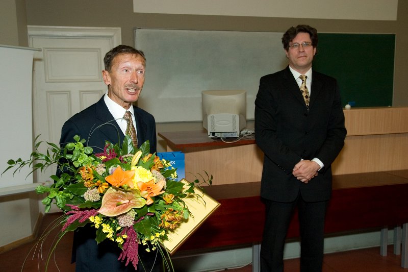 Nobela prēmijas laureāta profesora Rolfa Cinkernāgela (Rolf Martin Zinkernagel) lekcija. Grindeļa medaļas pasniegšana prof. Rolfam Cinkernāgelam.