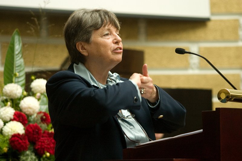 LU 89. gadadienai veltīta Senāta svinīgā sēde. LU Goda doktore, Pizas Universitātes profesore Anna Katerine Izāka.