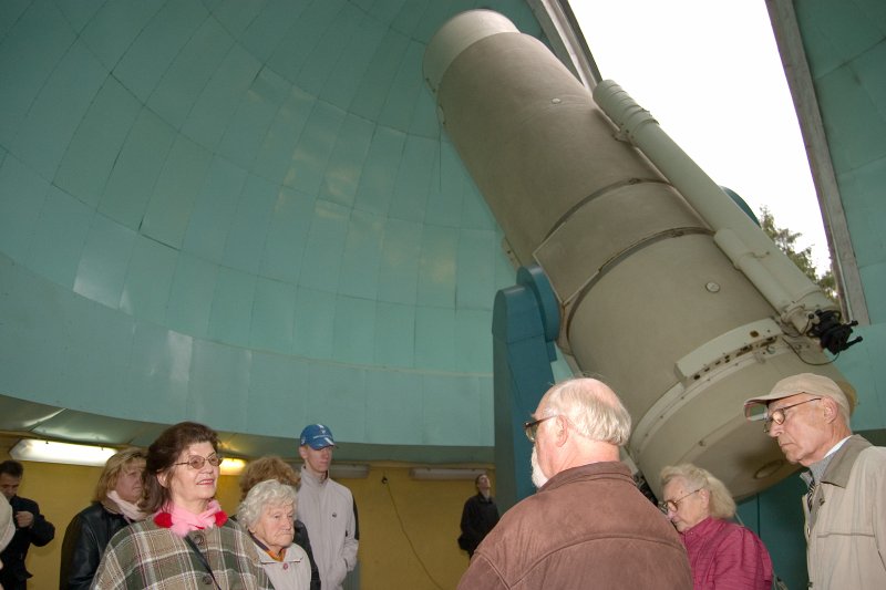 Žurnāla 'Zvaigžņotā Debess' 50 gadu jubilejas svinības. Šmidta teleskopa apskate LU Astronomijas institūta astrofizikas observatorijā Baldones Riekstukalnā.