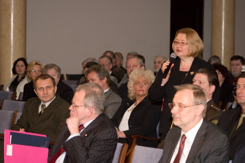 LU 67. konferences plenārsēde, veltīta Latvijas Universitātes dibināšanas 90. gadadienai. Latvijas Rektoru padomes priekšsēdētāja Tatjana Volkova.
