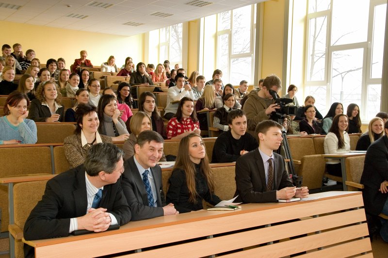 Krievijas vēstnieka Aleksandra Vešņakova lekcija LU Sociālo zinātņu fakultātē. null