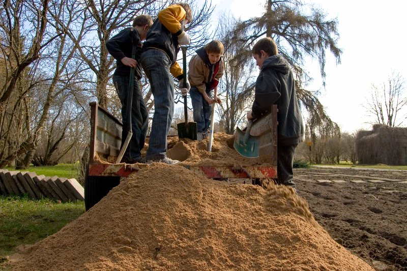 Lielā Talka Latvijas Universitātes Botāniskajā dārzā. null