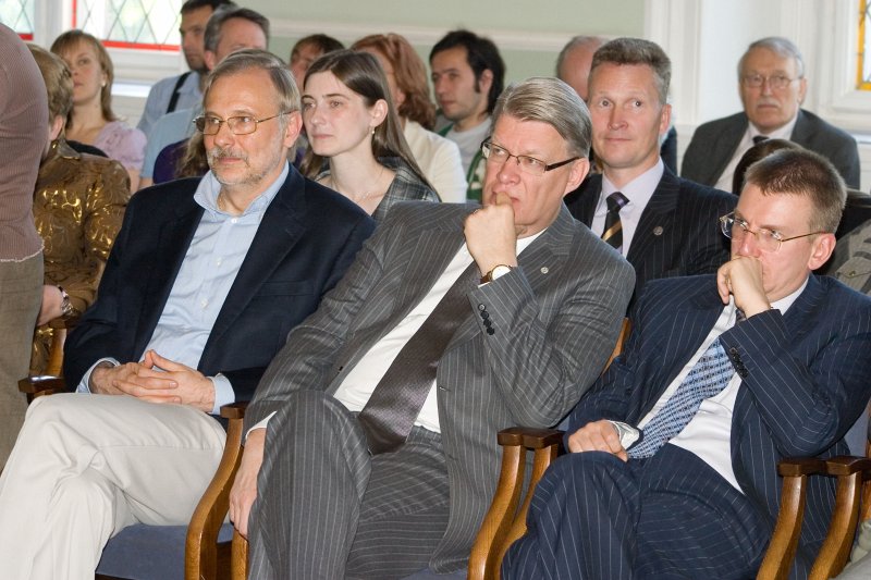Latvijas forums. No kreisās: LU rektors Mārcis Auziņš un Latvijas Valsts prezidents Valdis Zatlers.