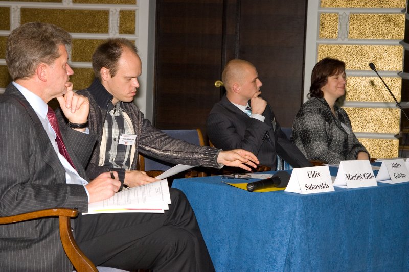 Testēšanas profesionāļu 10.konference. No kreisās: 
Uldis Sukovskis, RTU profesors; 
Ainārs Galvāns, Exigen Services; 
Oļegs Stasjuks, Exigen Services ;
Vineta   Arnicāne, LU Datorikas fakultātes pētniece.