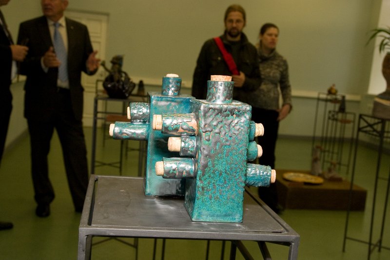 Latvijas Universitātes Tautas lietišķās mākslas studijas 'Vāpe' keramikas izstādes 'Jubilejas noskaņās' atklāšana. null