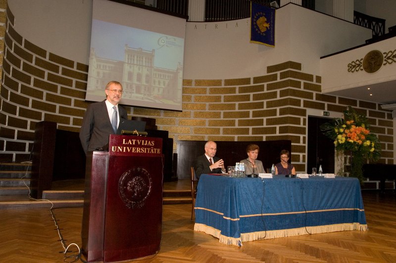 Konference 'University in a small country and global world'. LU rektors prof. Mārcis Auziņš.