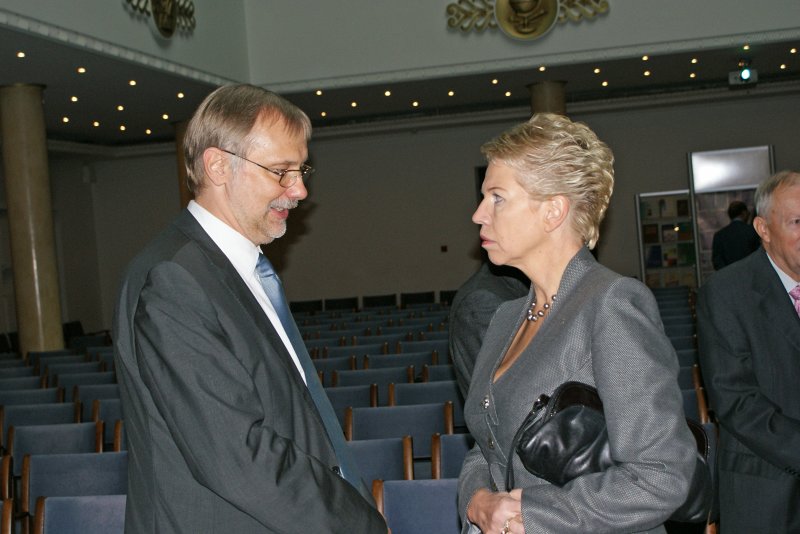 Konference 'University in a small country and global world'. LU rektors Mārcis Auziņš un LR izglītības un zinātnes ministre Tatjana Koķe.
