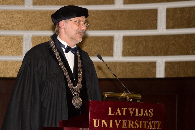 Doktoru promocijas ceremonija. LU rektors prof. Mārcis Auziņš.