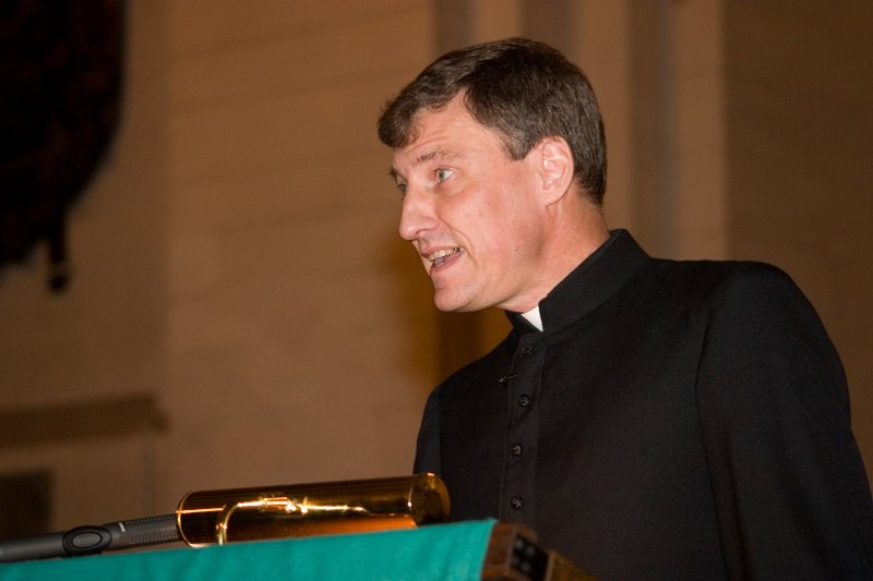 Latvijas Universitātes 90. gadadienai veltīts ekumēniskais dievkalpojums Doma baznīcā. Latvijas Romas Katoļu baznīcas priesteris Zbigņevs Stankevičs.