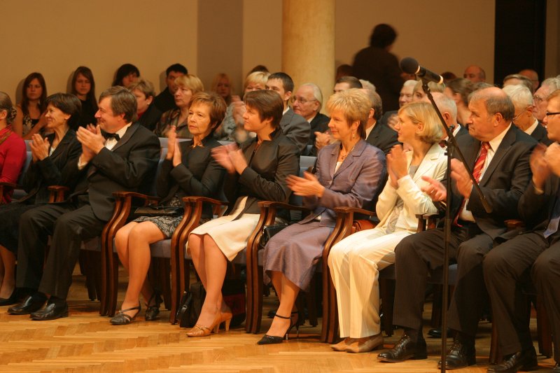 Latvijas Universitātes 90. gadadienai veltīta svinīgā LU Senāta sēde. LU senatori.