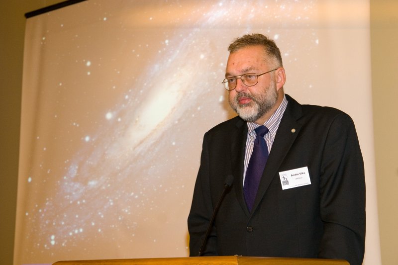 Konference 'Astronomija Latvijā' Latvijas Zinātņu akadēmijā. UNESCO Latvijas Nacionālās komisijas prezidents Andris Vilks.