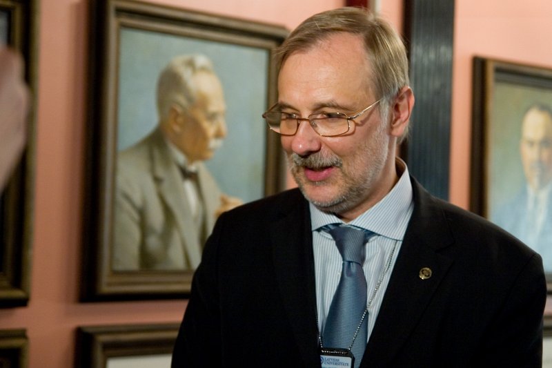 Preses konference par kampaņu pret augstākās izglītības finansējuma samazināšanu. Latvijas Universitātes rektors prof. Mārcis Auziņš.