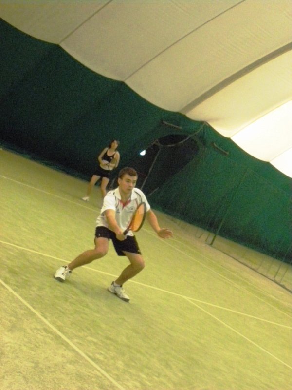 Sadraudzības turnīrs tenisā starp Dundejas (Dundee) Universitāti, Latvijas Universitāti un Rīgas Tehnisko universitāti (ENRI tenisa kortos). null