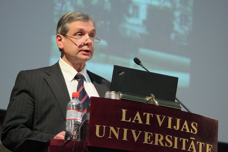 Latvijas Universitātes 68. zinātniskās konferences plenārsēde. LR Saeimas deputāts Kārlis Šadurskis.