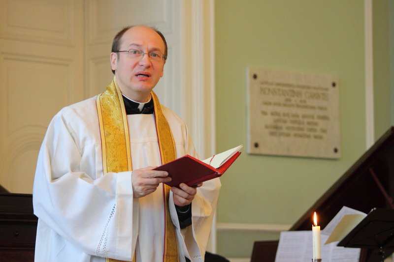 Latvijas Universitātes Teoloģijas fakultātes dibināšanas 90.gadadienai veltīts dievkalpojums. Priesteris Andris Priede.