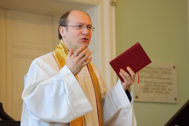 Latvijas Universitātes Teoloģijas fakultātes dibināšanas 90.gadadienai veltīts dievkalpojums. Priesteris Andris Priede.