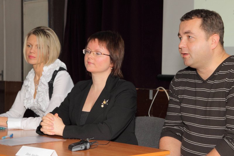 Preses konference par antropoloģijas lomu Latvijas sabiedrībā. Zinātnieki (no kreisās): 
Tatjana Tračevska, 
Una Riekstiņa, 
Jānis Ancāns.