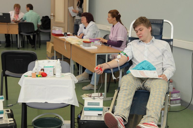 Akcija 'Lieldienu donors 2010' Latvijas Universitātē (organizē Latvijas Studentu vortāls 'StudentNet' sadarbībā ar Valsts asinsdonoru centru). null
