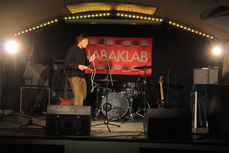 Kluba 'NABAKLAB' atklāšana, kas tapis bufetes 'Gauja' un Latvijas Universitātes radiostacijas 'Radio Naba' sadarbībā. null