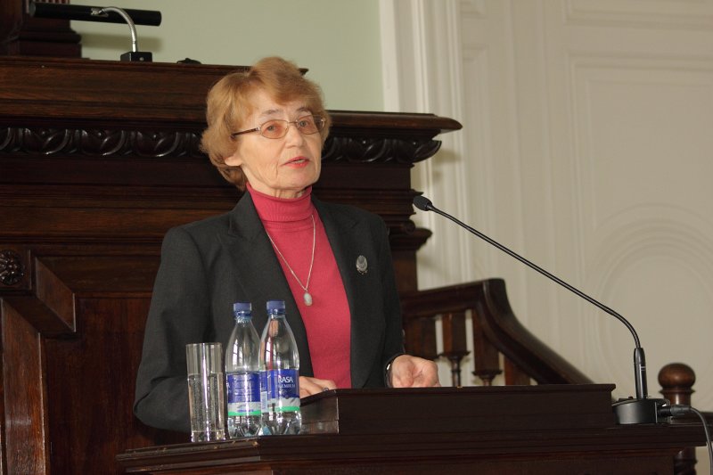 LU Arodorganizācijas 4. konference. Latvijas Universitātes Arodbiedrības organizācijas priekšsēdētāja Solveiga Skotele.