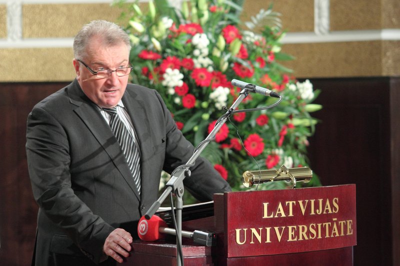 Starptautiska zinātniskā konference '1990.gada 4.maija Latvijas Neatkarības deklarācija: starptautiskie un iekšpolitiskie aspekti'. Latvijas Vēsturnieku komisijas priekšsēdētājs, LU VFF profesors Inesis Feldmanis.