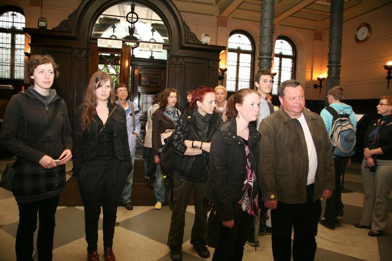 Latvijas Universitātes Lielajai aulai veltīta programma 'Muzeju nakts' ietvaros. Fotoizstādes 'Aulas pasaule' atklāšana. null
