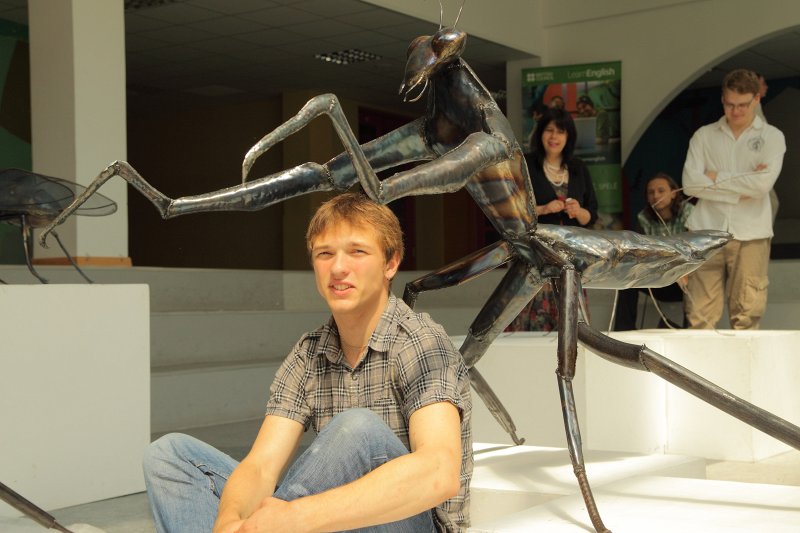 Metāla kukaiņu izstādes atklāšana Latvijas Universitātes Pedagoģijas, psiholoģijas un mākslas fakultātē. null