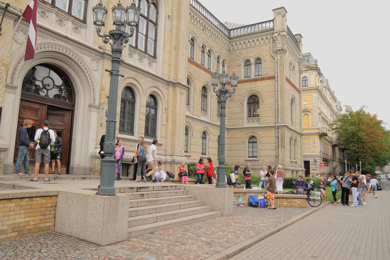 Pieteikumu iesniegšana pamatstudijām Latvijas Universitātē (LU). null