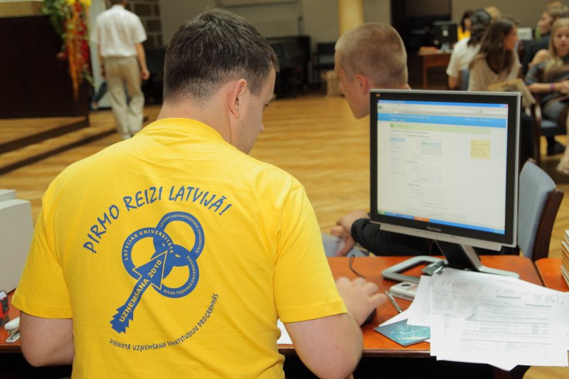 Pieteikumu iesniegšana pamatstudijām Latvijas Universitātē (LU). null