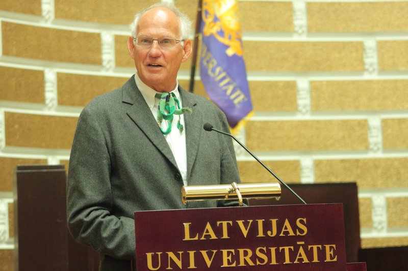 Latvijas Universitātes 91. gadadienai veltīta svinīgā LU Senāta sēde. LU Goda doktors, Tibingenas Universitātes profesors Otfrīds Hefe.