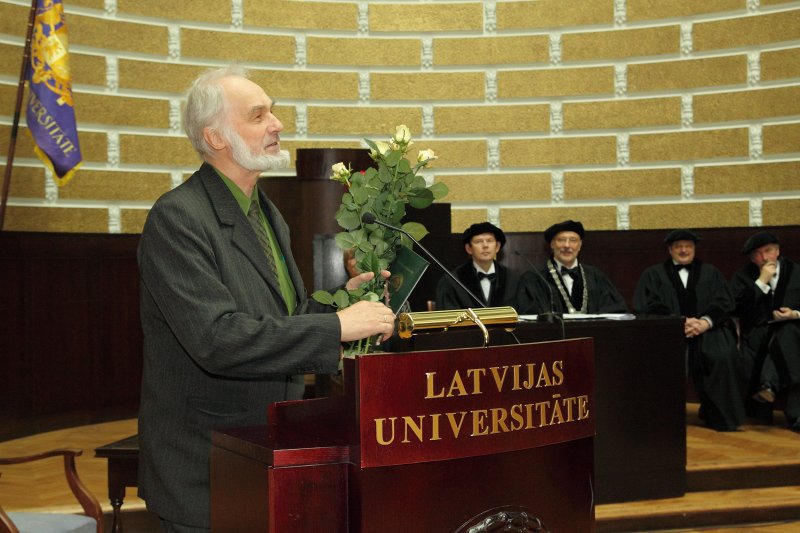 Latvijas Universitātes 91. gadadienai veltīta svinīgā LU Senāta sēde. Latvijas Zinātnes padomes priekšsēdētājs prof. emeritus Andrejs Siliņš.
