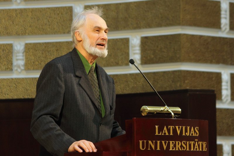 Latvijas Universitātes doktoru promocijas ceremonija. Latvijas Zinātnes padomes priekšsēdētājs prof. Andrejs Siliņš.