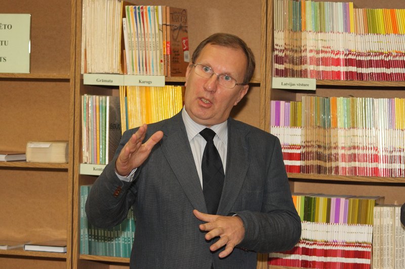 Latvijas Universitātes Bibliotēkas Vēstures un filozofijas zinātņu bibliotēkas atklāšana. LU VFF profesors Ilgvars Misāns.