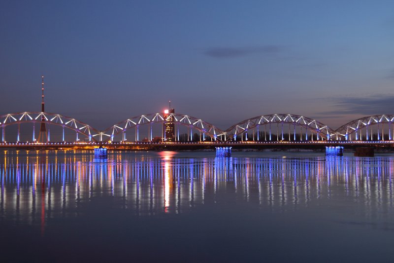 Dzelzceļa tilts pār Daugavu. null