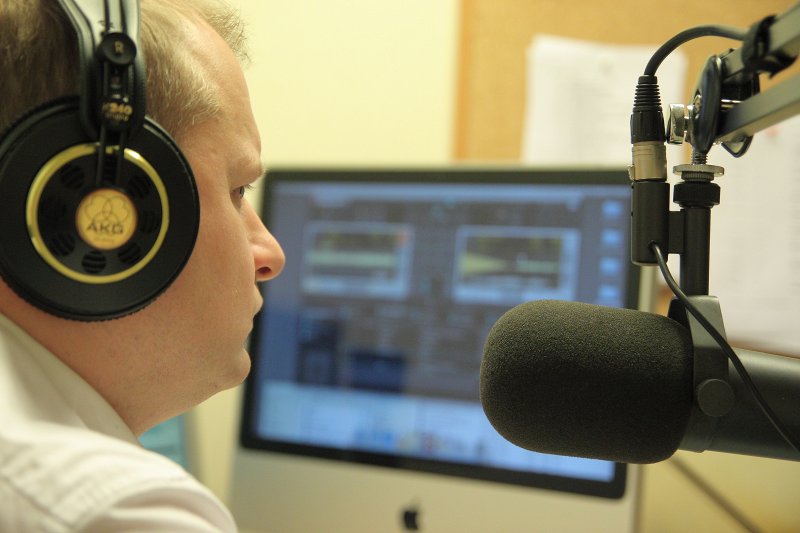 Latvijas Universitātes Radio 'NABA' 8 gadu jubileja radio studijā. null