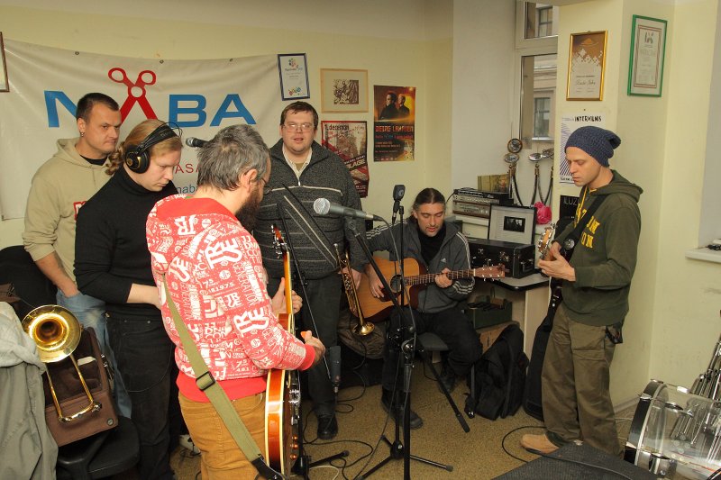 Latvijas Universitātes Radio 'NABA' 8 gadu jubileja radio studijā. 'Voiceks Voiska'.