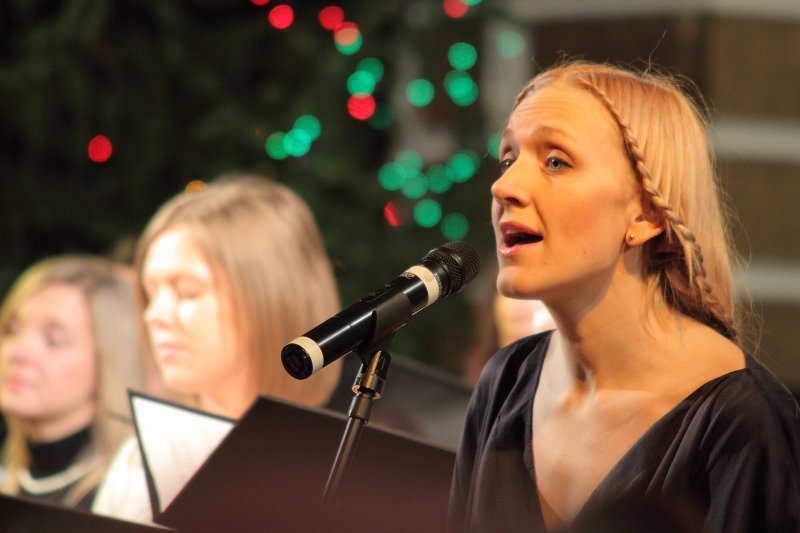Ziemassvētku koncerts 'Velkam svētkus kalniņā'. Soliste Ance Krauze.