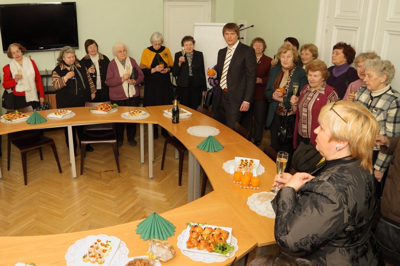 Projekta 'Latvijas Universitātes Senioru kluba integrācija modernā sabiedrībā' 2010. gada noslēguma pasākums. null