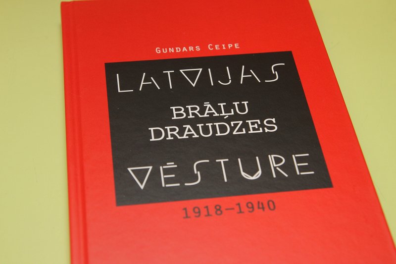 Vēstures zinātņu doktora un Brāļu draudzes kustības pārstāvja Gundara Ceipes grāmatas 
'Latvijas Brāļu draudzes vēsture 1918 - 1940' atklāšanas pasākums. Grāmatas vāks.