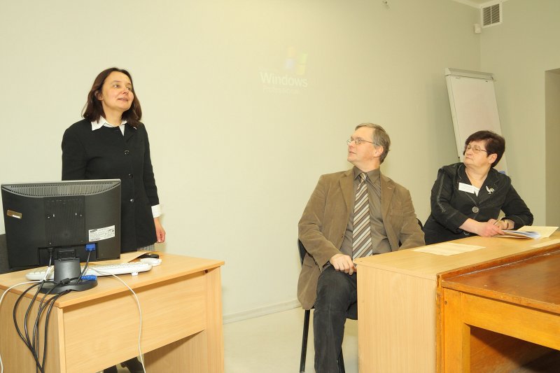 47. prof. A. Ozola dienas konference 'Baltu valodu vēsture un dialektoloģija'. Prof. Māra Grudule (no kreisās),
Grasilda Blažienė un prof. Pēteris Vanags.