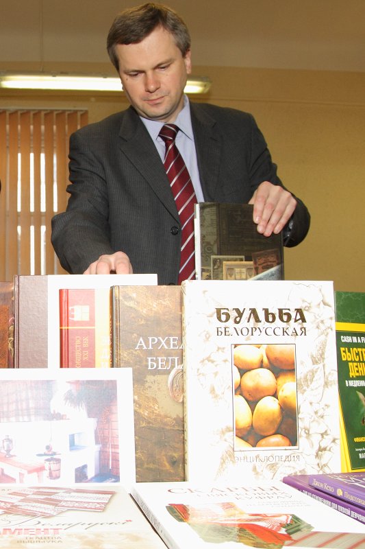Baltkrievijas izdevniecību grāmatu izstādes atklāšana LU Bibliotēkā. null