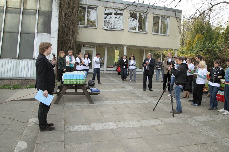 Latvijas Universitātes Studentu padomes talkas noslēgums LU Botāniskajā dārzā. null