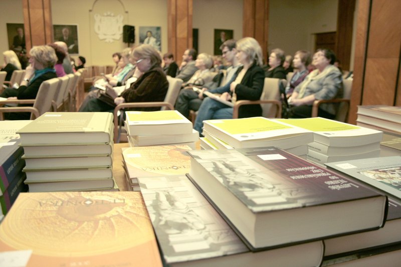 Latvijas Universitātes Literatūras, folkloras un mākslas institūta konference 'Meklējumi un atradumi' (Latvijas Zinātņu akadēmijā). null