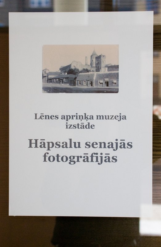 Hāpsalas seno fotogrāfiju izstādes atklāšana Latvijas Universitātes Akadēmiskajā bibliotēkā. null
