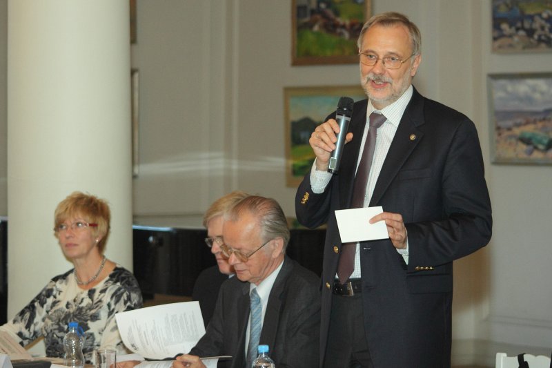 Preses konference par Apvienoto Pasaules latviešu zinātnieku III kongresu un Letonikas IV kongresu. LU rektors Mārcis Auziņš.