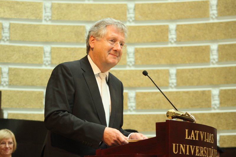 Latvijas Universitātes 92. gadadienai veltīta LU Senāta svinīgā sēde. Alberta Ludviga Freiburgas universitātes profesors Hanss Johens Šīvers.