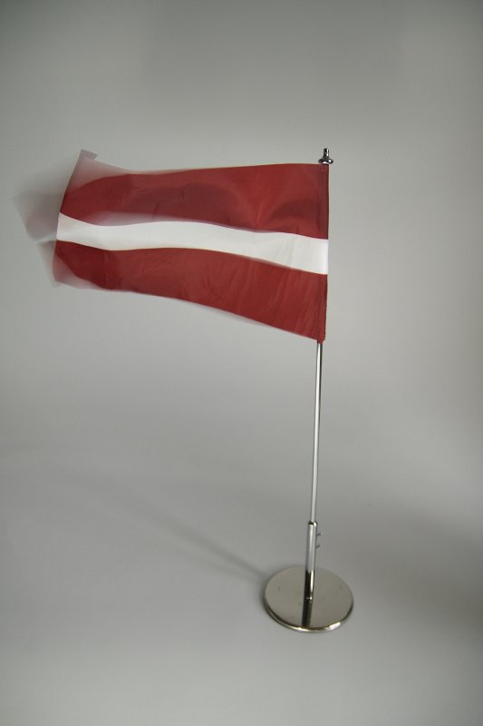 Latvijas karogs. null