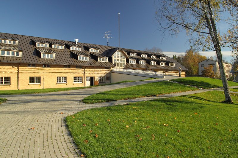 Latvijas Universitātes atpūtas komplekss 'Ratnieki', kas izveidots mecenāta Roberta Hirša novēlētajā īpašumā. null