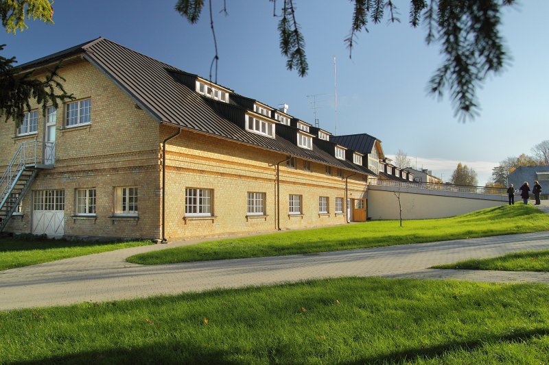 Latvijas Universitātes atpūtas komplekss 'Ratnieki', kas izveidots mecenāta Roberta Hirša novēlētajā īpašumā. null