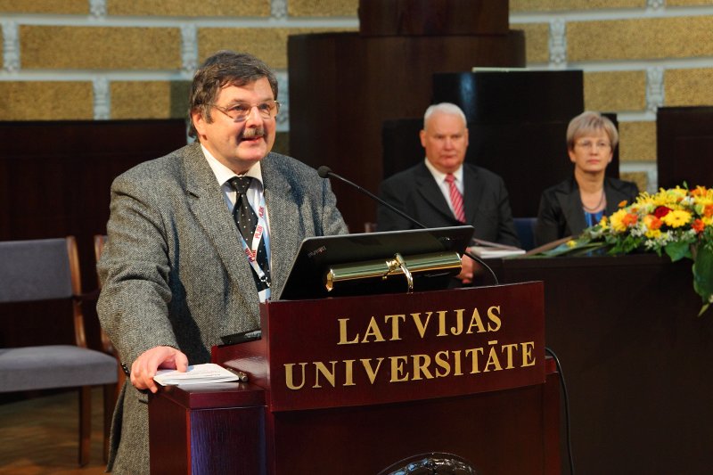 Apvienotais pasaules latviešu zinātnieku III kongress
un Letonikas IV kongress.<br>
Medicīnas sekcija 'Medicīnas zinātne un Latvijas sabiedrības veselība XXI gadsimtā'. null